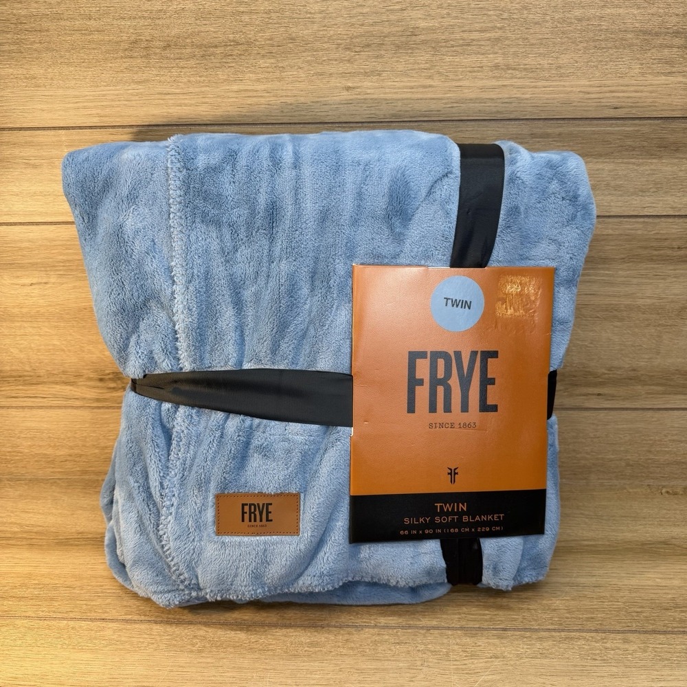 Frye Silky Soft Arctic Blue Blanket Twin 66"X90"  Luxe Bedding NWT